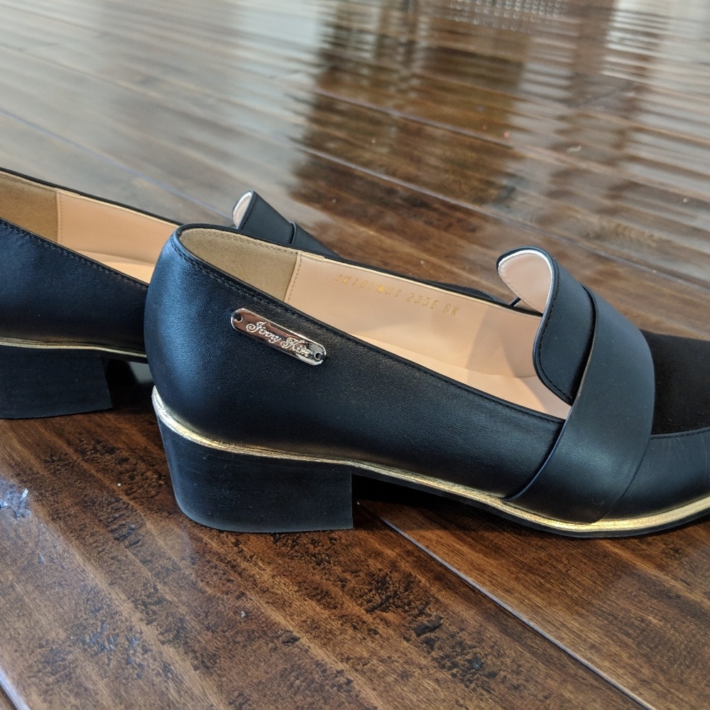 Shoes - Picture 4 of 5